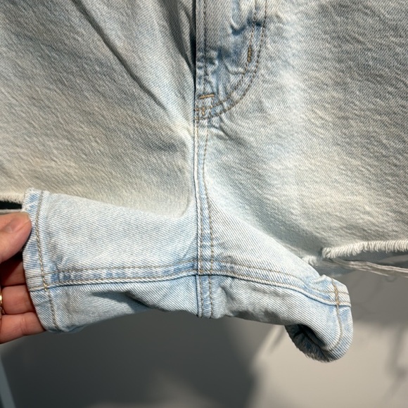 AEO Strigid Relaxed Jean Shorts Distressed Size 12 - Picture 7 of 12